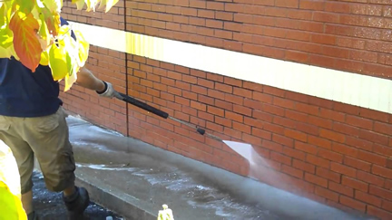 Power Washing Brick Wall Clean Dirt And Mildew